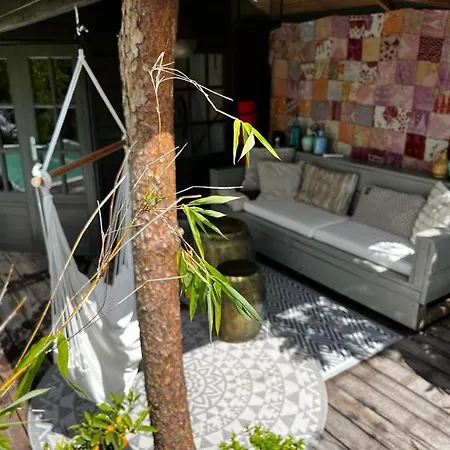 샬레 Ibiza Met Verwarmde Zwembad En Wifi 부투이젠